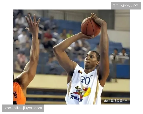 上海怀特塞德11分15篮板 内线屏障作用保障防守体系 上海怀特塞德11分15篮板 内线屏障作用保障防守体系