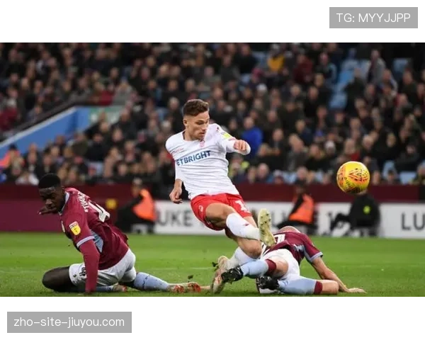 布莱顿中场吉尔摩赛季传球成功率91%，成英超最稳出球点